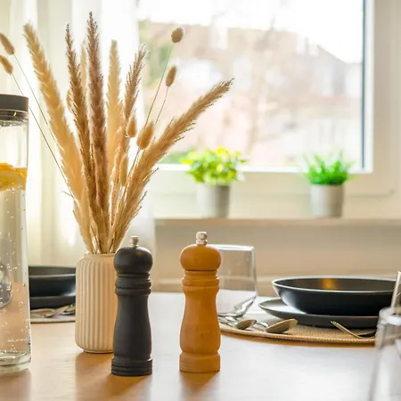 Apartmán Zentral I Ruhig I Balkon I Fuer 6 - Bright Collection *