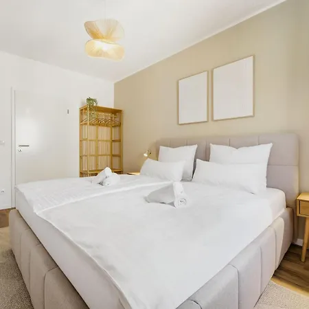 Zentral I Ruhig I Balkon I Fuer 6 - Bright Collection