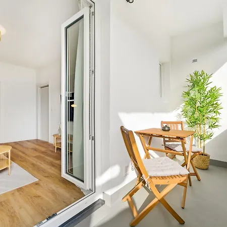 Apartmán Zentral I Ruhig I Balkon I Fuer 6 - Bright Collection *